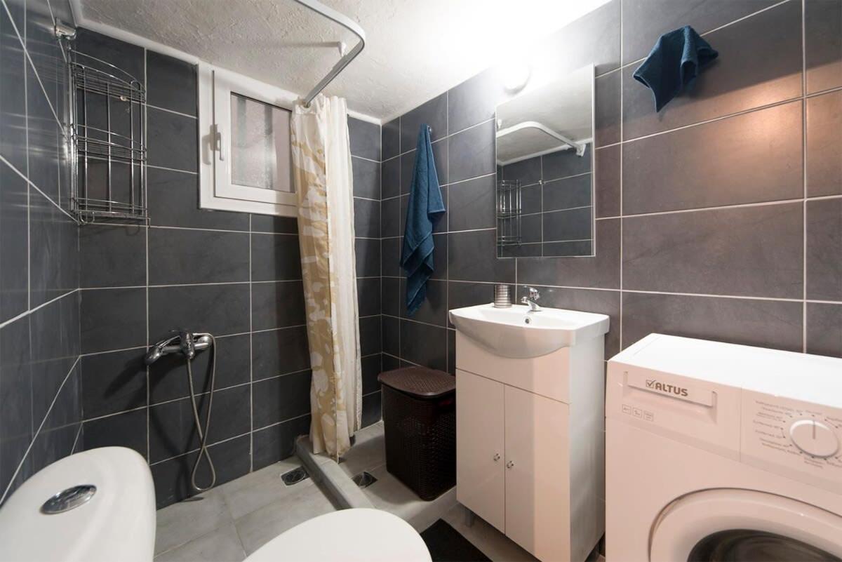 Central Apartment 3' To Metaksourgio Metro Station أثينا المظهر الخارجي الصورة