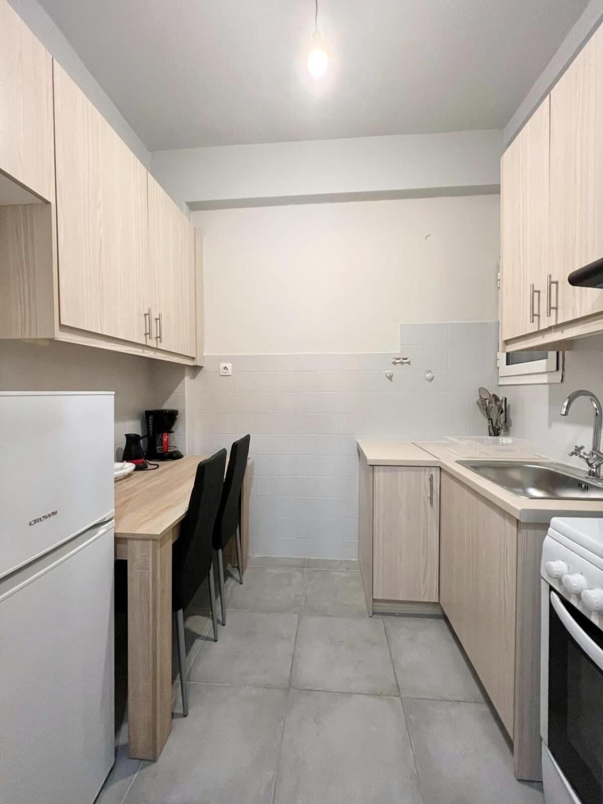 Central Apartment 3' To Metaksourgio Metro Station أثينا المظهر الخارجي الصورة